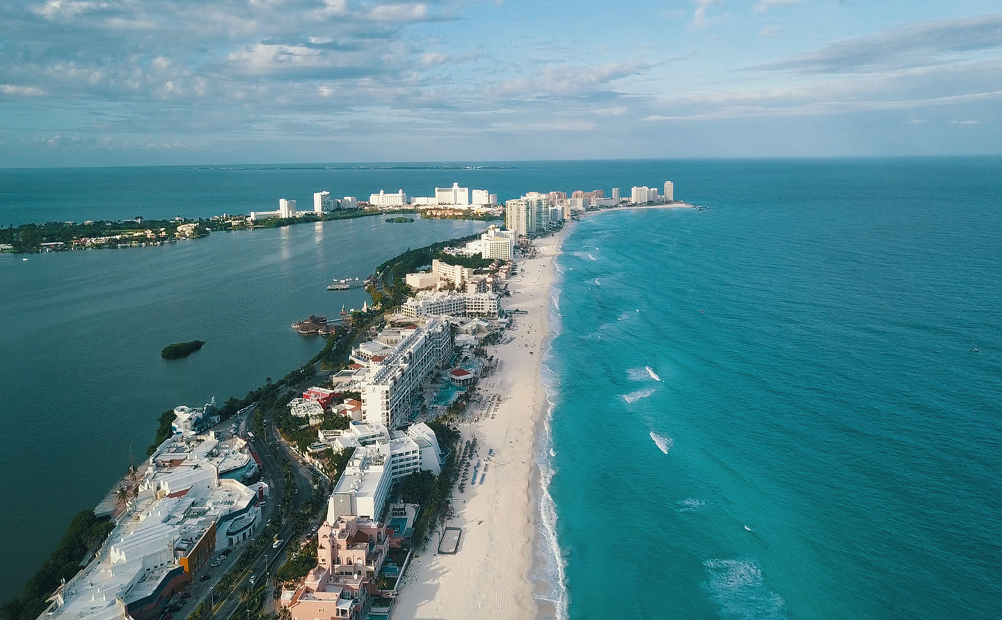 airplane tours cancun